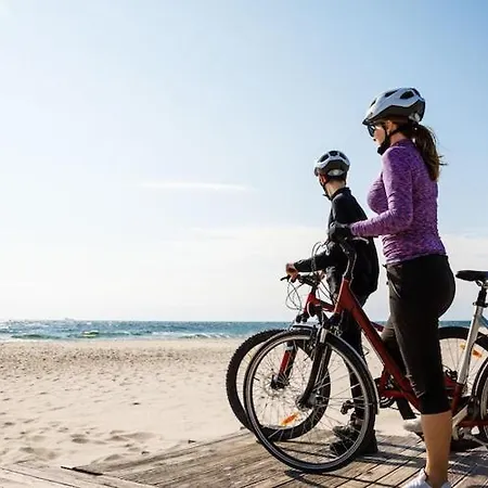 בית נופש Large, Comfortable With A Terrace