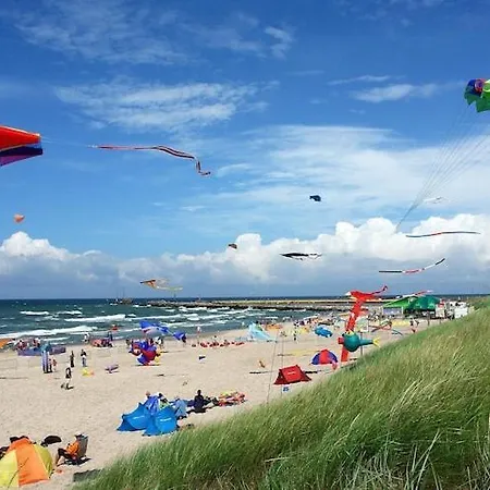 Large, Comfortable With A Terrace בית נופש